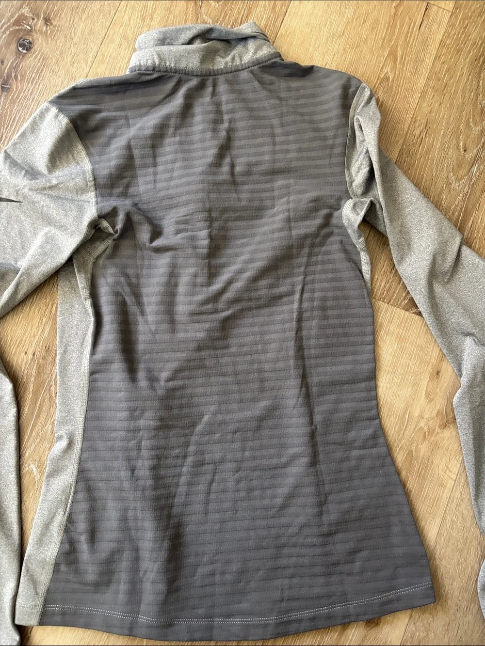 Nike women’s Zip-Up Sweater -Light Gray